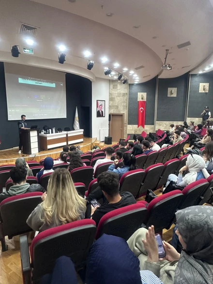 Öğrenciler Medya Okuryazarlığı Dersinde Siber Tehditlere Karşı Bilinçlendi